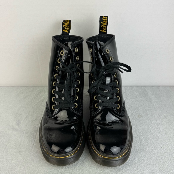 Dr. Martens Zavala Combat Boot Patent Leather Shiny Black Size Ladies 7 Men 6 - Picture 2 of 7